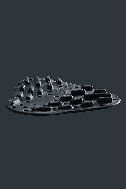 Lumbamed® plus E⁺motion® for the back | medi